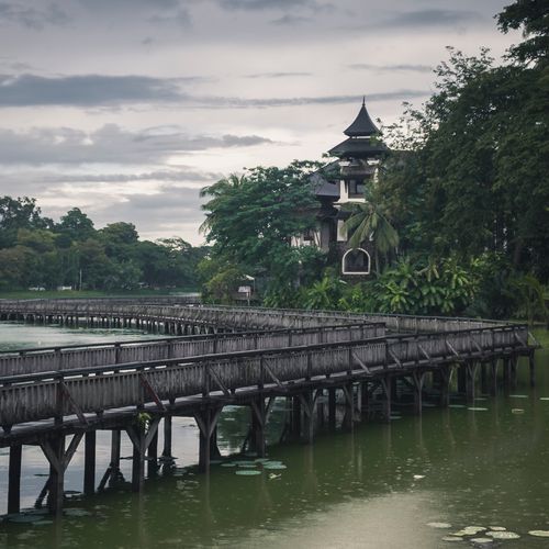 Kandawgyi Lake